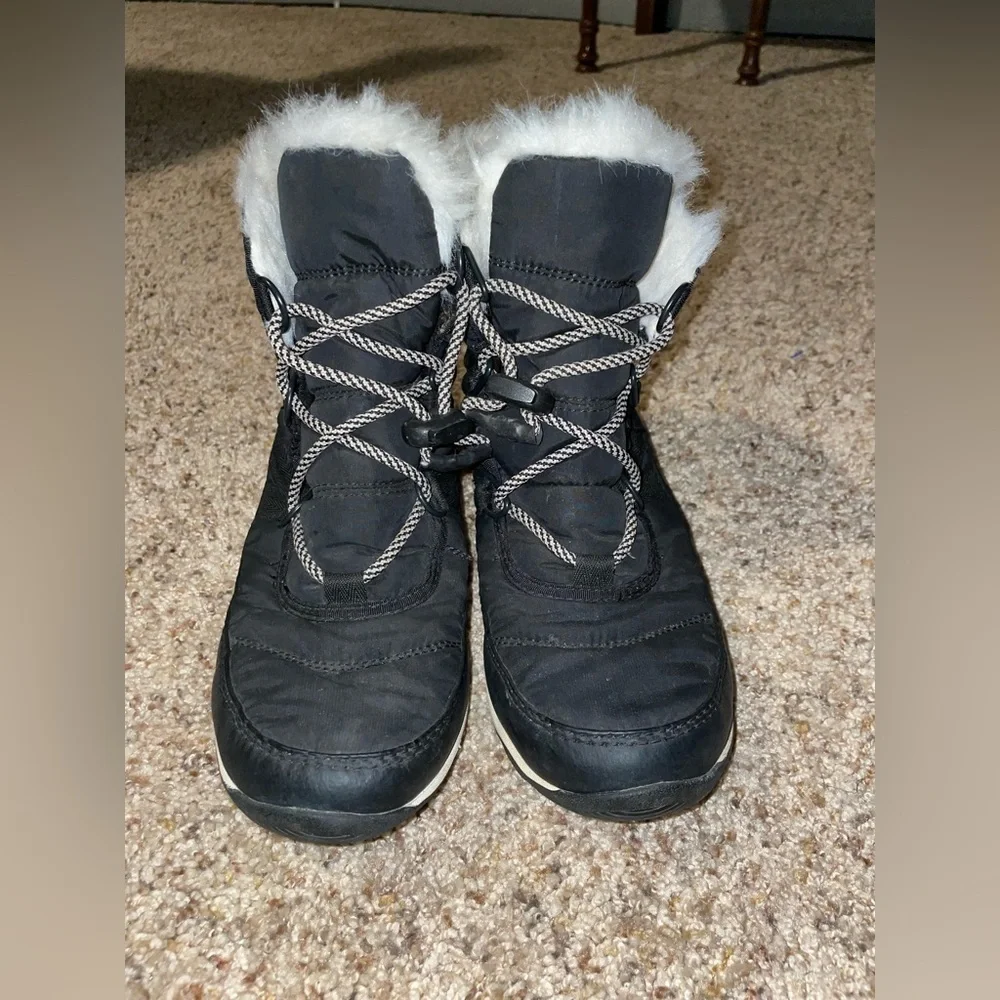 Sorel used waterproof